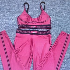 ALO Yoga Magenta Ribbed Sports Bra and Leggings with Black Trim Size L